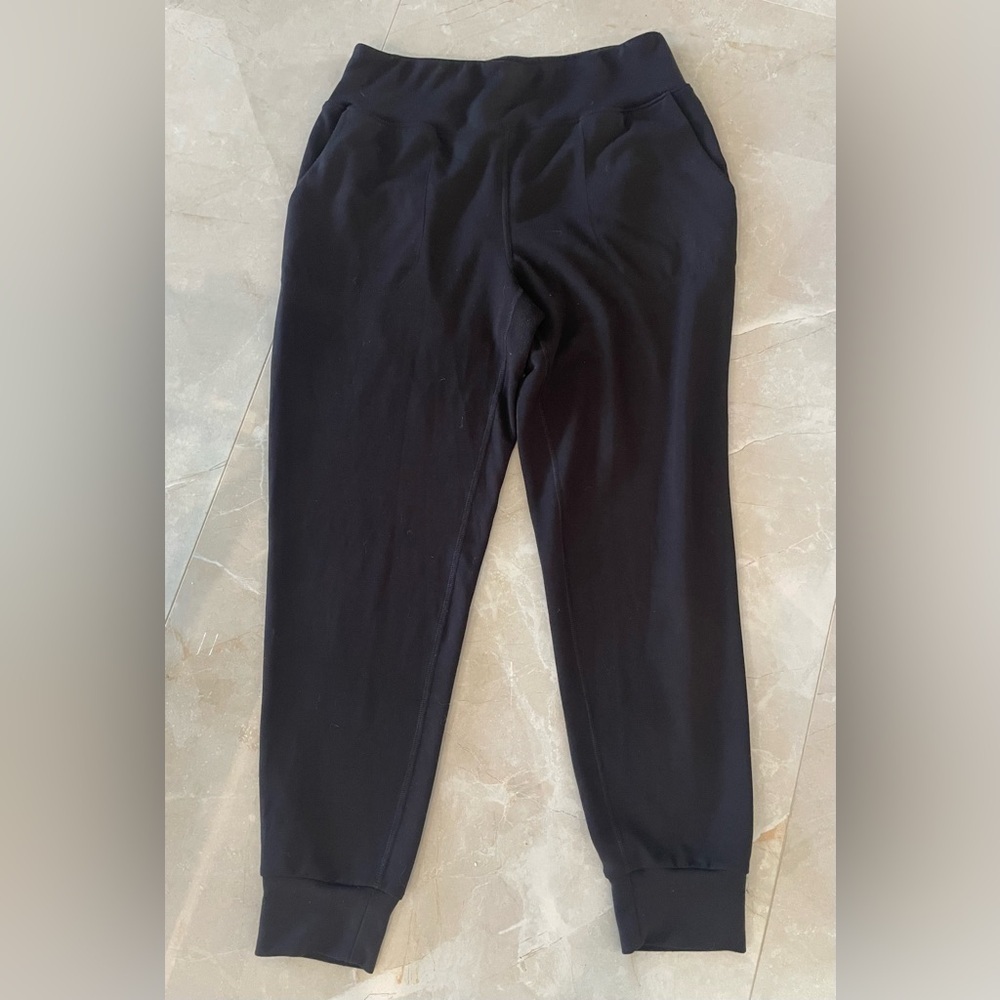 Sage Collective 
•Easy Jogger Pants 
•Black
•High Waisted
•Great condition!